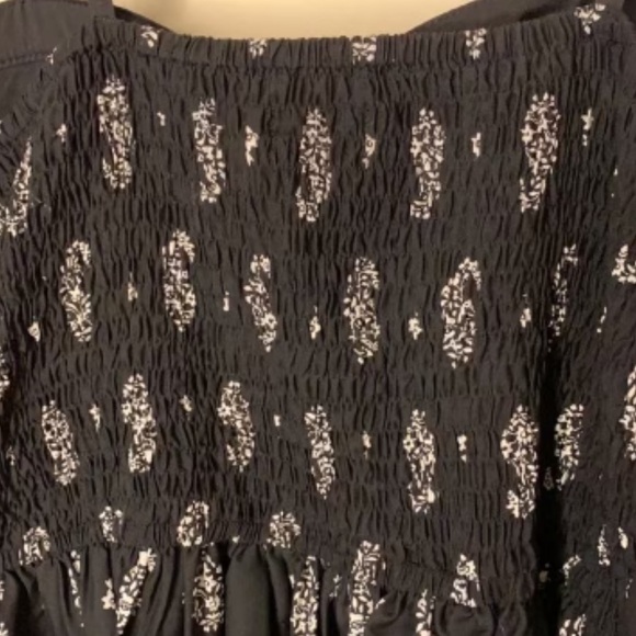 Black and White Paisley Dress - Picture 8 of 10